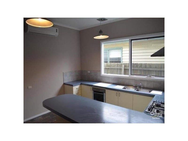 130 CORONATION STREET, Kingsville VIC 3012