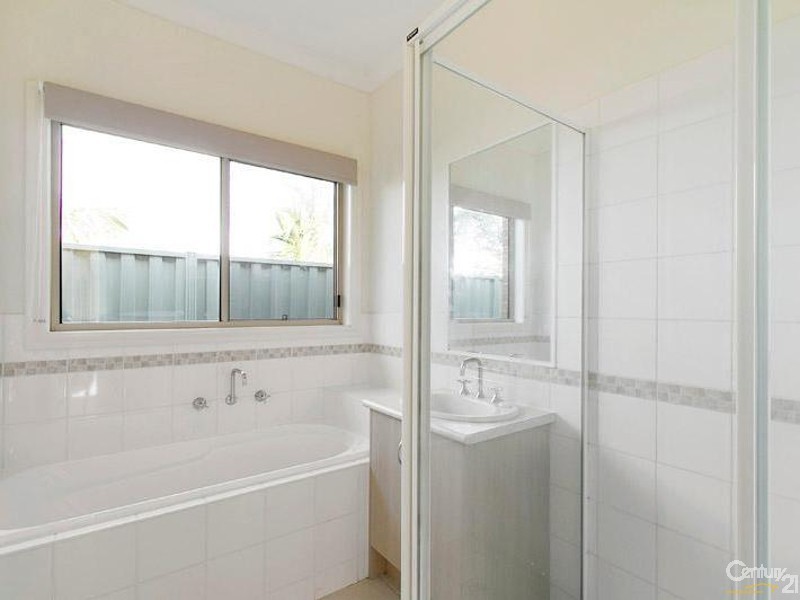 3/42 Bell Avenue, Altona VIC 3018