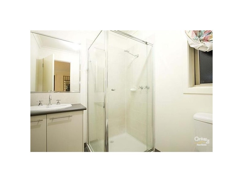 11 HEMLOCK CRS, Point Cook VIC 3030