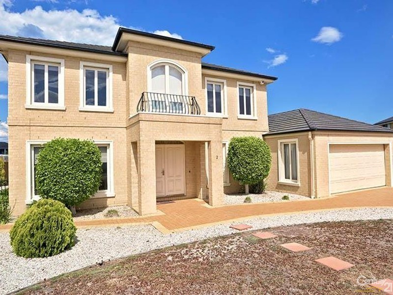 2 WATERFORD COURT, Sanctuary Lakes VIC 3030