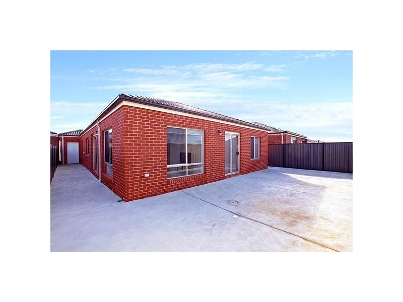 10 GARLAND TCE, Point Cook VIC 3030