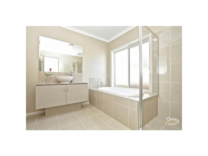 97 Malibu Blv, Point Cook VIC 3030