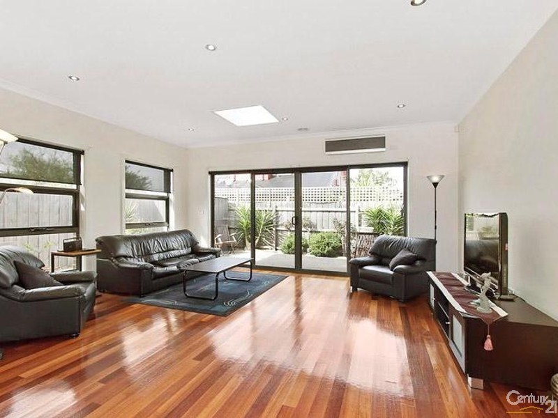 43 Monmouth Street, Newport VIC 3015