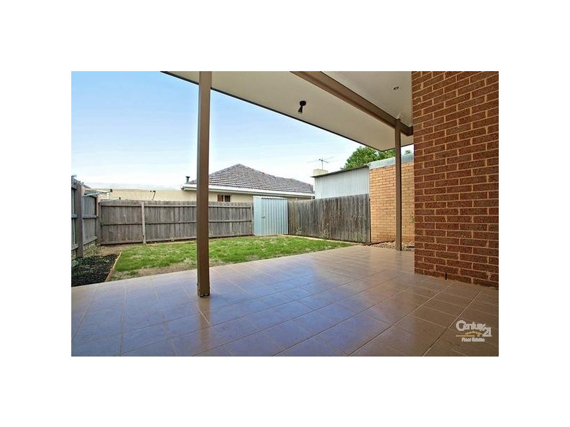 2/5 BEURON ROAD, Altona North VIC 3025