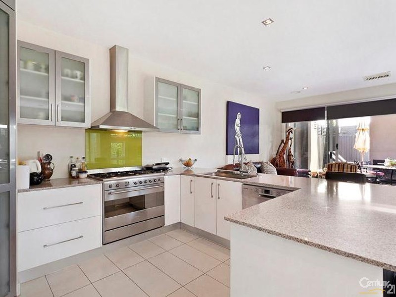 28 Monmouth Street, Newport VIC 3015