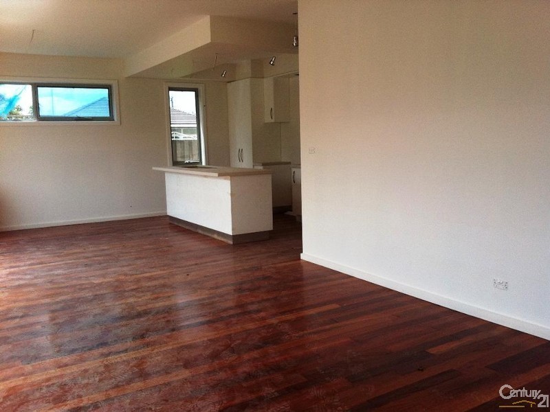 3/4 Laurie Street, Newport VIC 3015