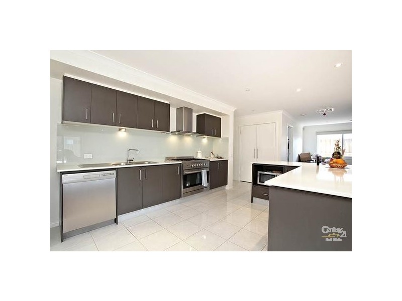31 TAMBORINE AVE, Point Cook VIC 3030
