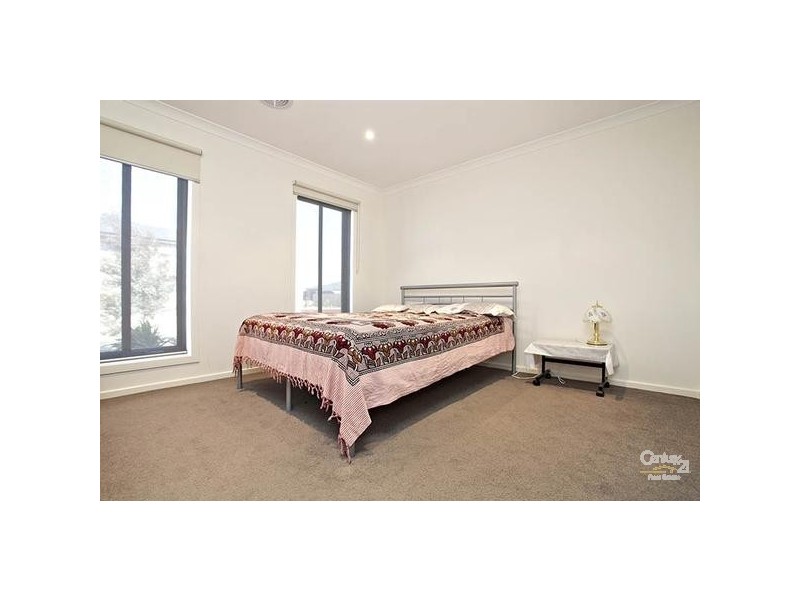 31 TAMBORINE AVE, Point Cook VIC 3030