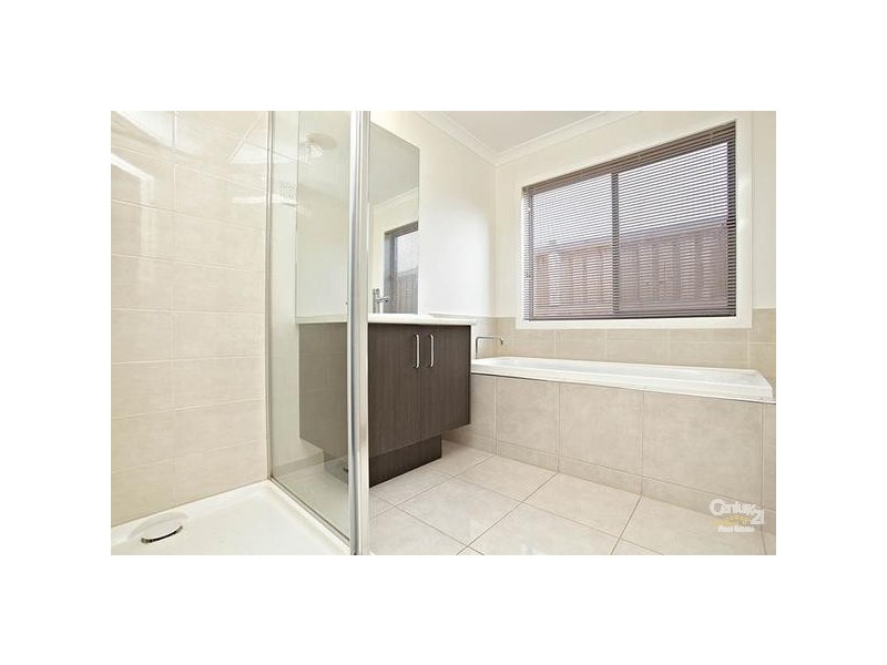 31 TAMBORINE AVE, Point Cook VIC 3030