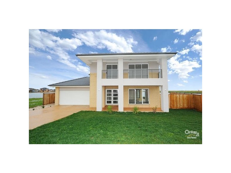 13 SEAVIEW POINT, Sanctuary Lakes VIC 3030