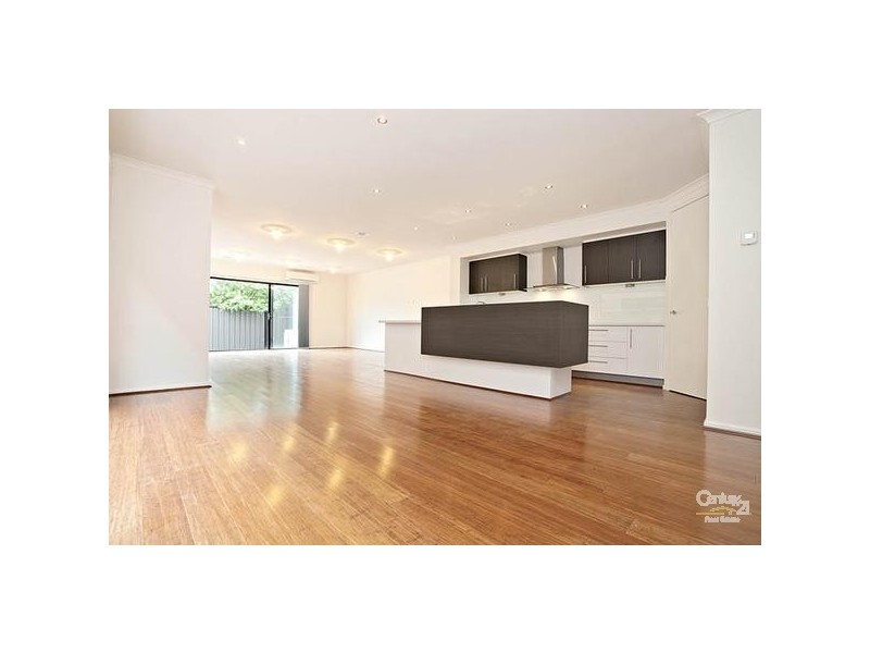3/31 MAY GIBBS CIRCLE, Point Cook VIC 3030