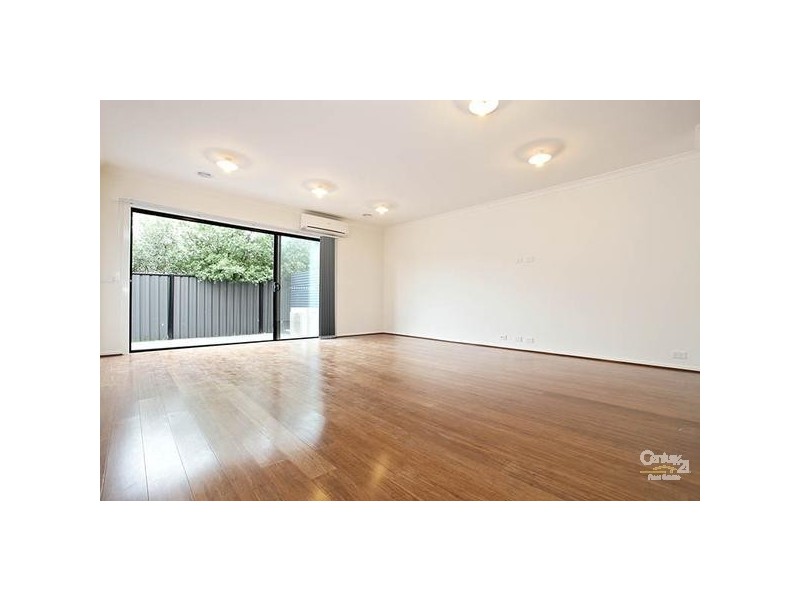 3/31 MAY GIBBS CIRCLE, Point Cook VIC 3030