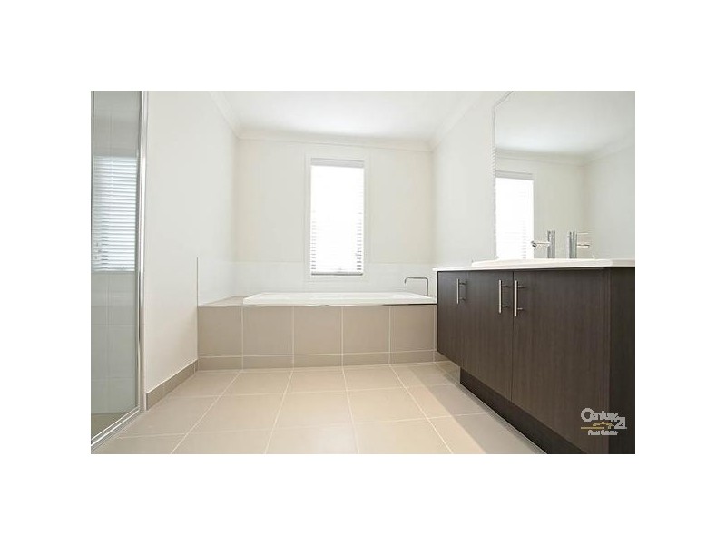 3/31 MAY GIBBS CIRCLE, Point Cook VIC 3030