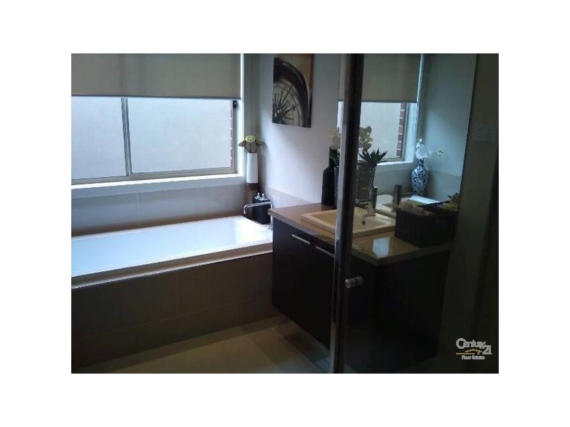 7 CRESSWELL AVENUE, Williams Landing VIC 3027