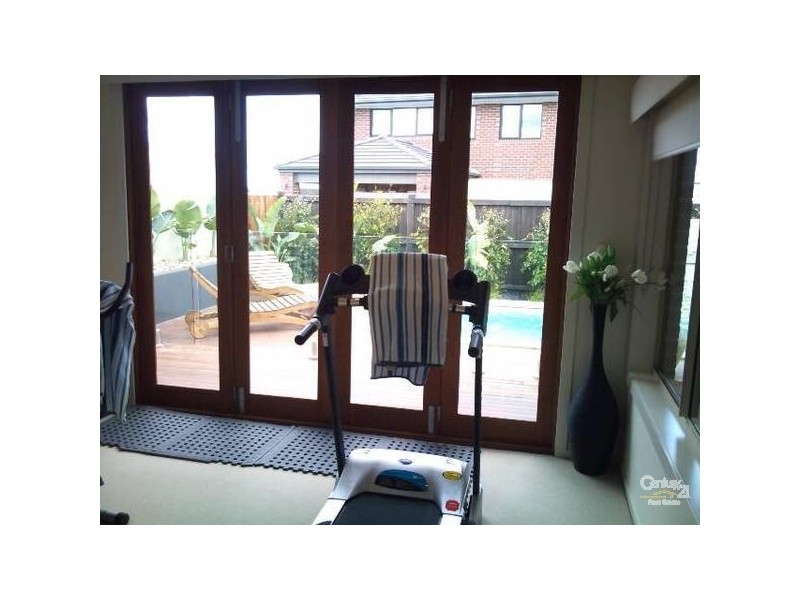 7 CRESSWELL AVENUE, Williams Landing VIC 3027