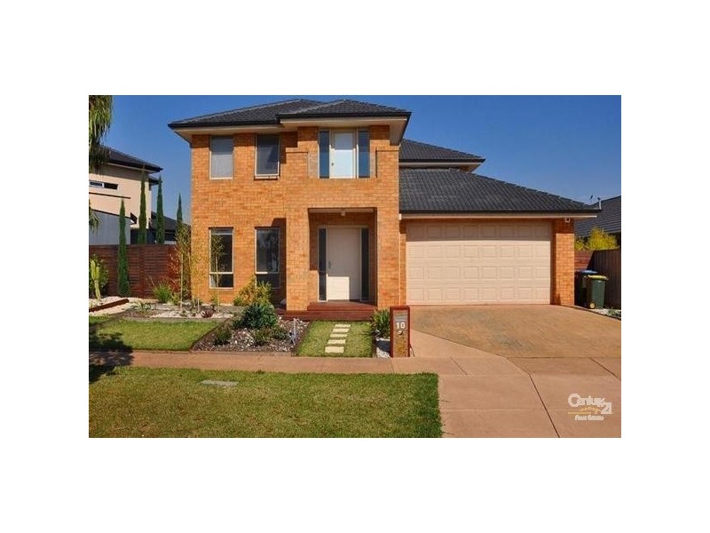 10 BLOOMINGDALE COURT, Sanctuary Lakes VIC 3030