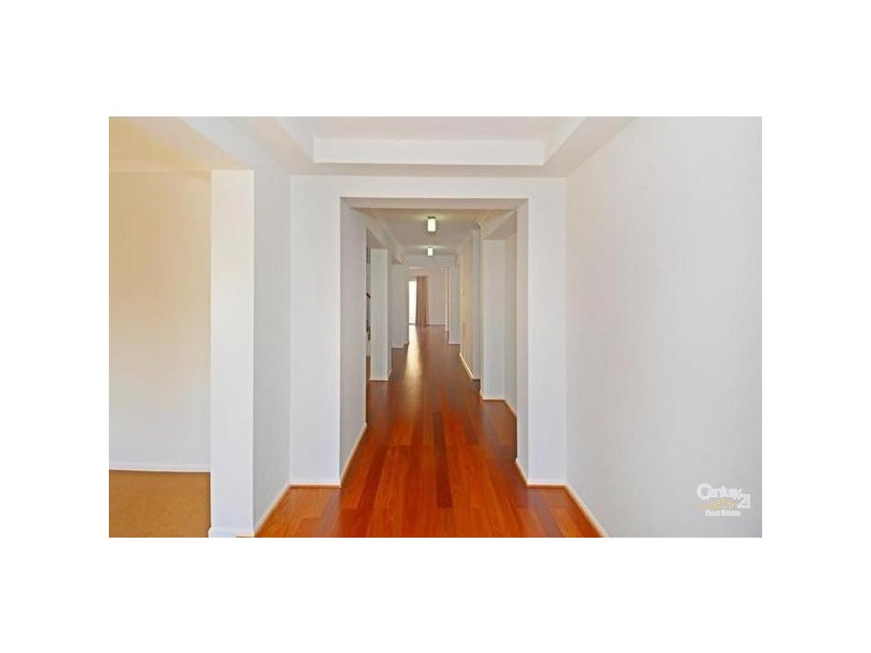 10 BLOOMINGDALE COURT, Sanctuary Lakes VIC 3030