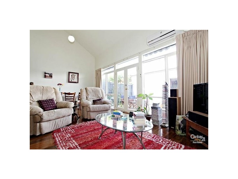 77 JOHN LISTON, Newport VIC 3015