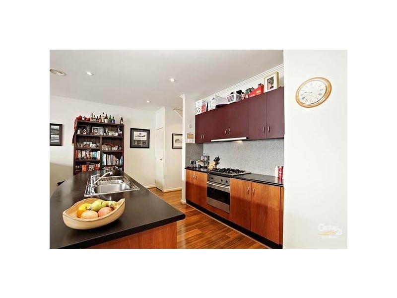 77 JOHN LISTON, Newport VIC 3015