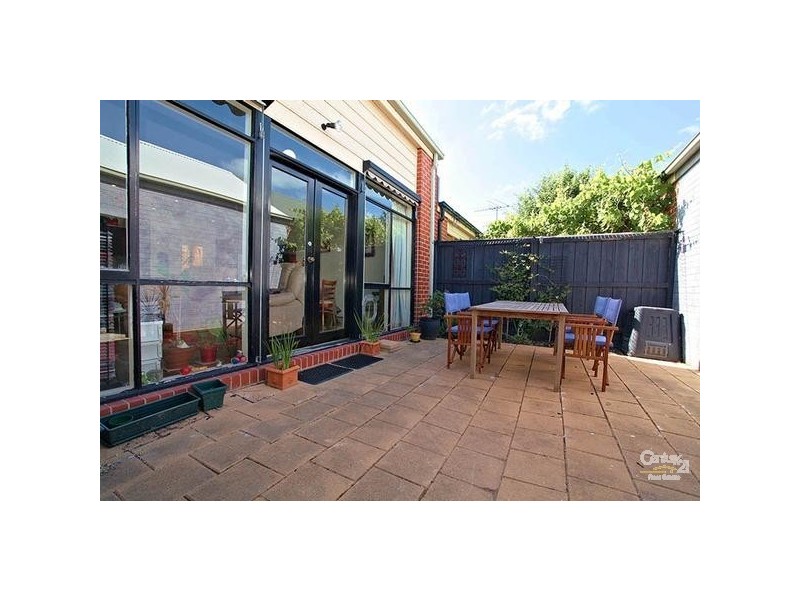 77 JOHN LISTON, Newport VIC 3015