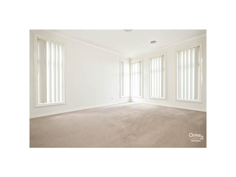 98 YURUGA BLV, Point Cook VIC 3030