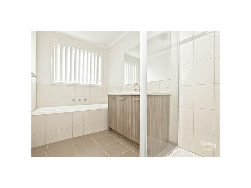 98 YURUGA BLV, Point Cook VIC 3030