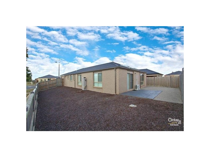 98 YURUGA BLV, Point Cook VIC 3030