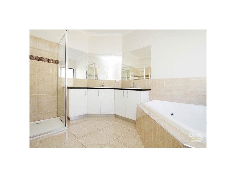 83 HEMSLEY PROM, Point Cook VIC 3030