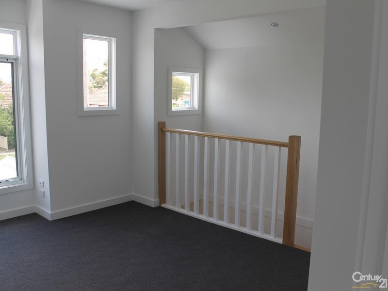 2/131 Woods street, Newport VIC 3015