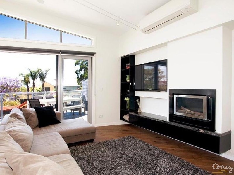 13 Holland Court, Newport VIC 3015