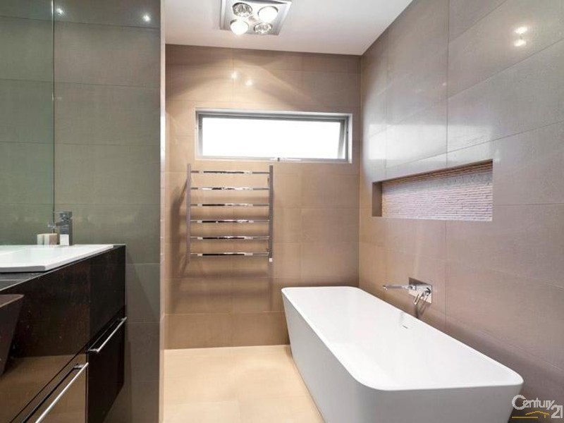 13 Holland Court, Newport VIC 3015