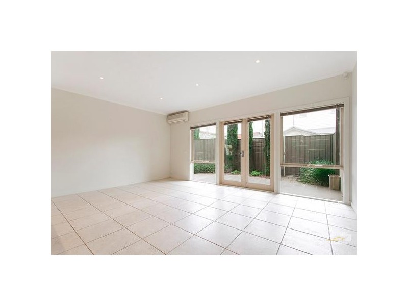 2/181 MELBOURNE ROAD, Newport VIC 3015