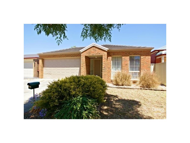 103 Chisholm Drive, Caroline Springs VIC 3023
