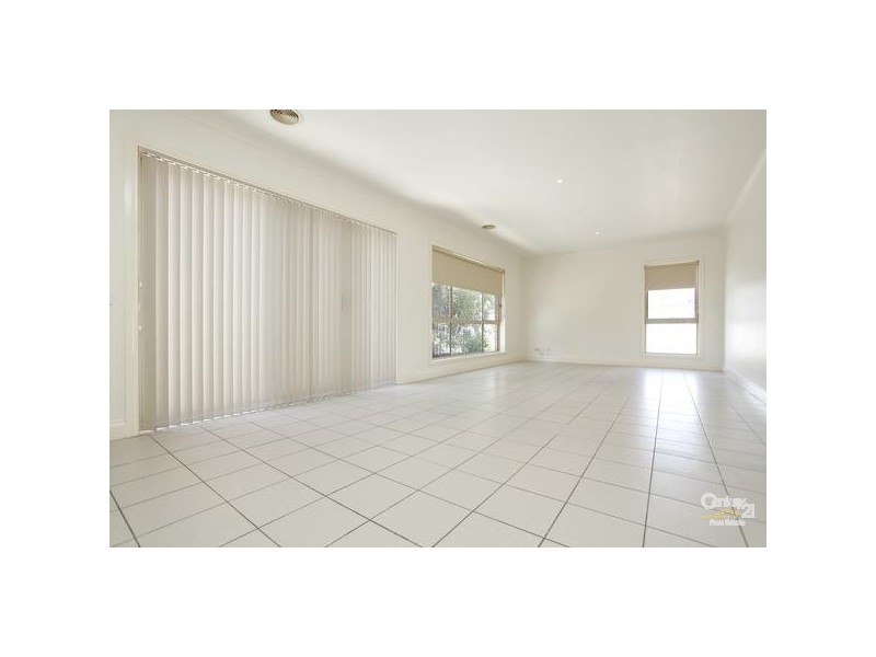 103 Chisholm Drive, Caroline Springs VIC 3023