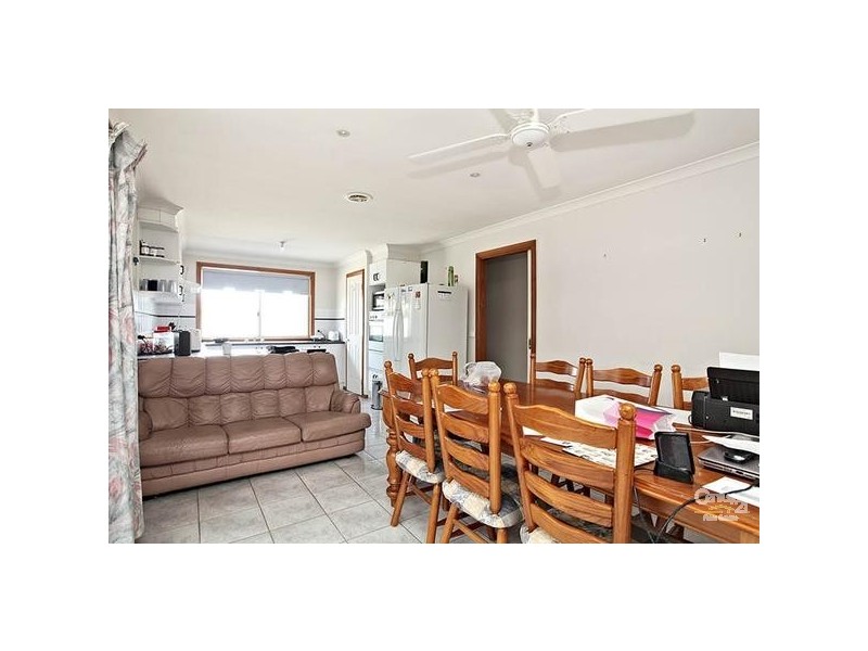 11 WOODYARD CRT, Altona Meadows VIC 3028