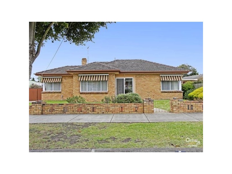 5 WOORAYL STREET, Hamlyn Heights VIC 3215