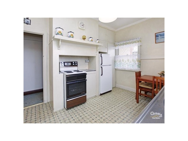 5 WOORAYL STREET, Hamlyn Heights VIC 3215