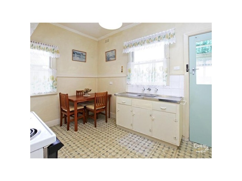 5 WOORAYL STREET, Hamlyn Heights VIC 3215