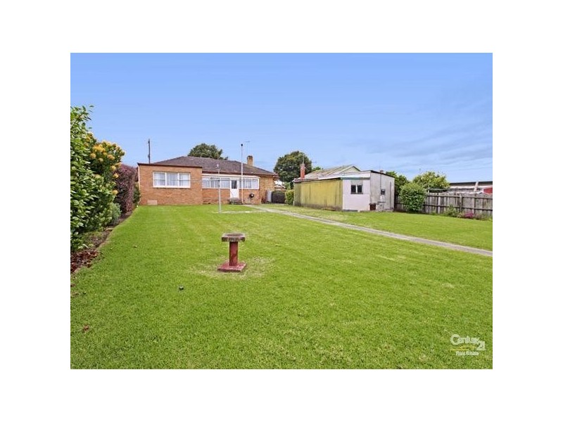 5 WOORAYL STREET, Hamlyn Heights VIC 3215