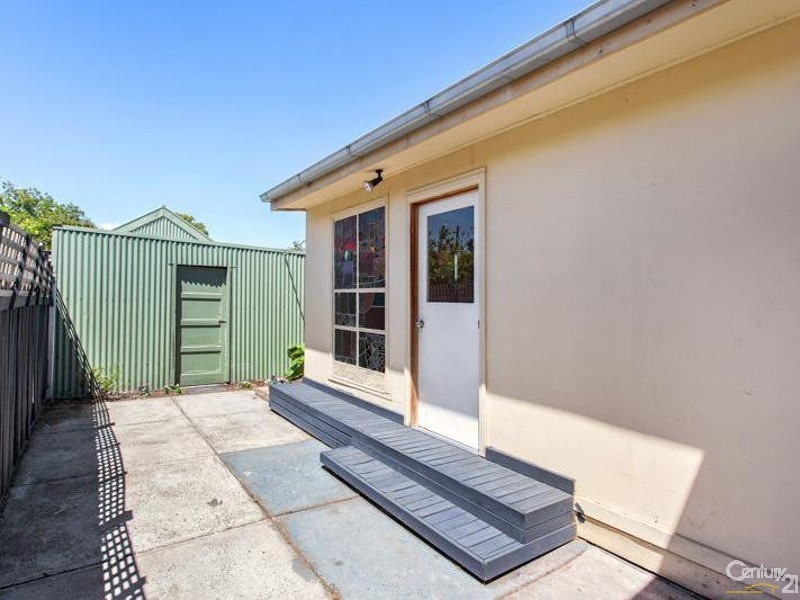 36 Hall Street, Newport VIC 3015
