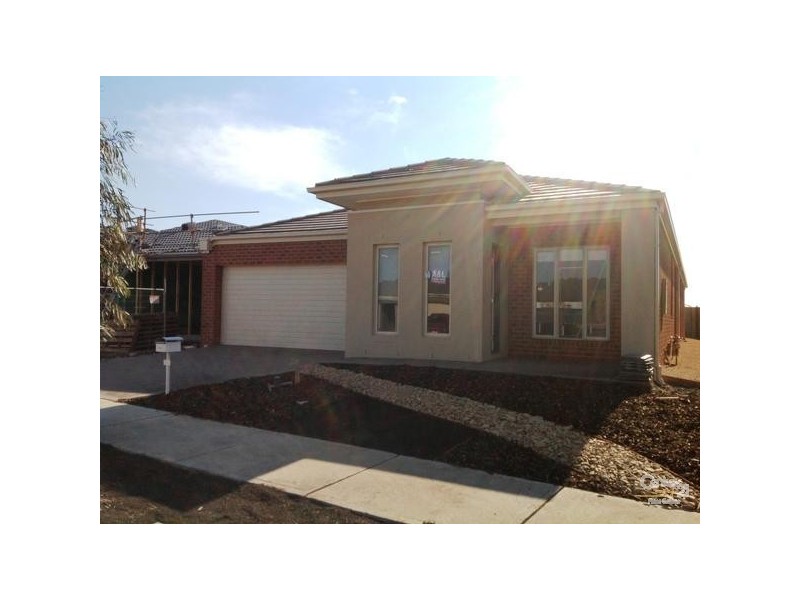 34 Lockheed Parade, Point Cook VIC 3030