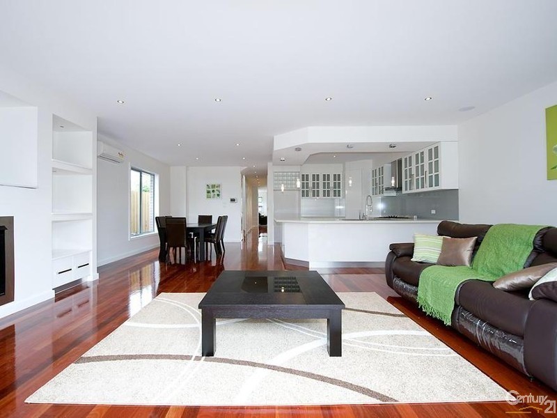 37 Monmouth Street, Newport VIC 3015