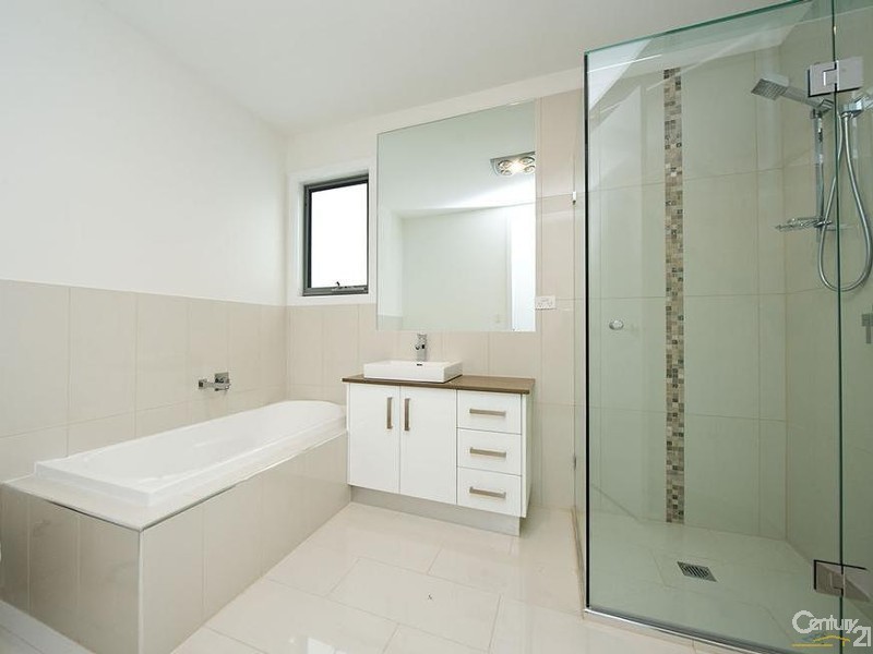 37 Monmouth Street, Newport VIC 3015