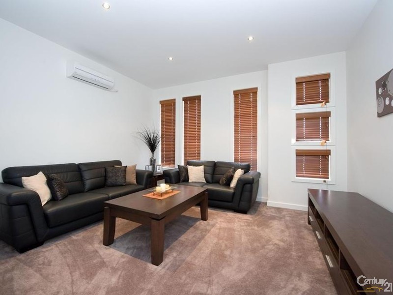 37 Monmouth Street, Newport VIC 3015