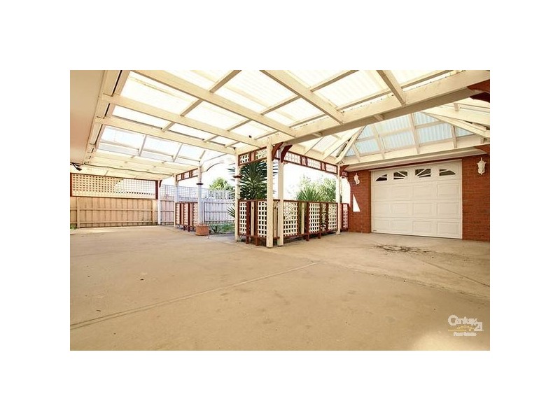 6 TRUMAN COURT, Altona Meadows VIC 3028