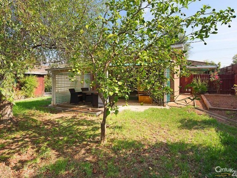 15 Whittaker Avenue, Laverton VIC 3028