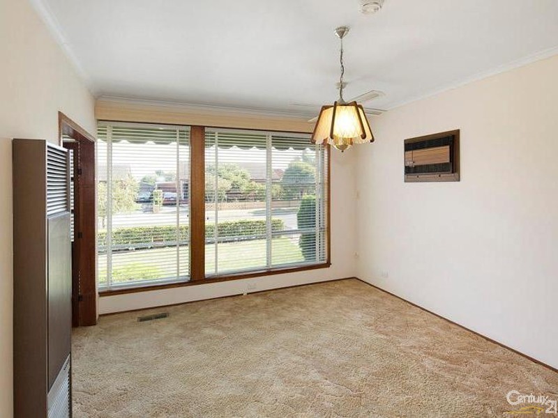 15 Whittaker Avenue, Laverton VIC 3028