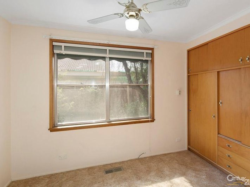 15 Whittaker Avenue, Laverton VIC 3028