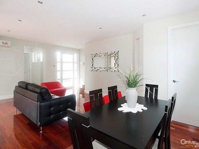 2/39 Laurie Street, Newport VIC 3015