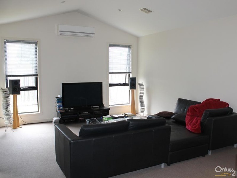 49  Greene Street, South Kingsville VIC 3015
